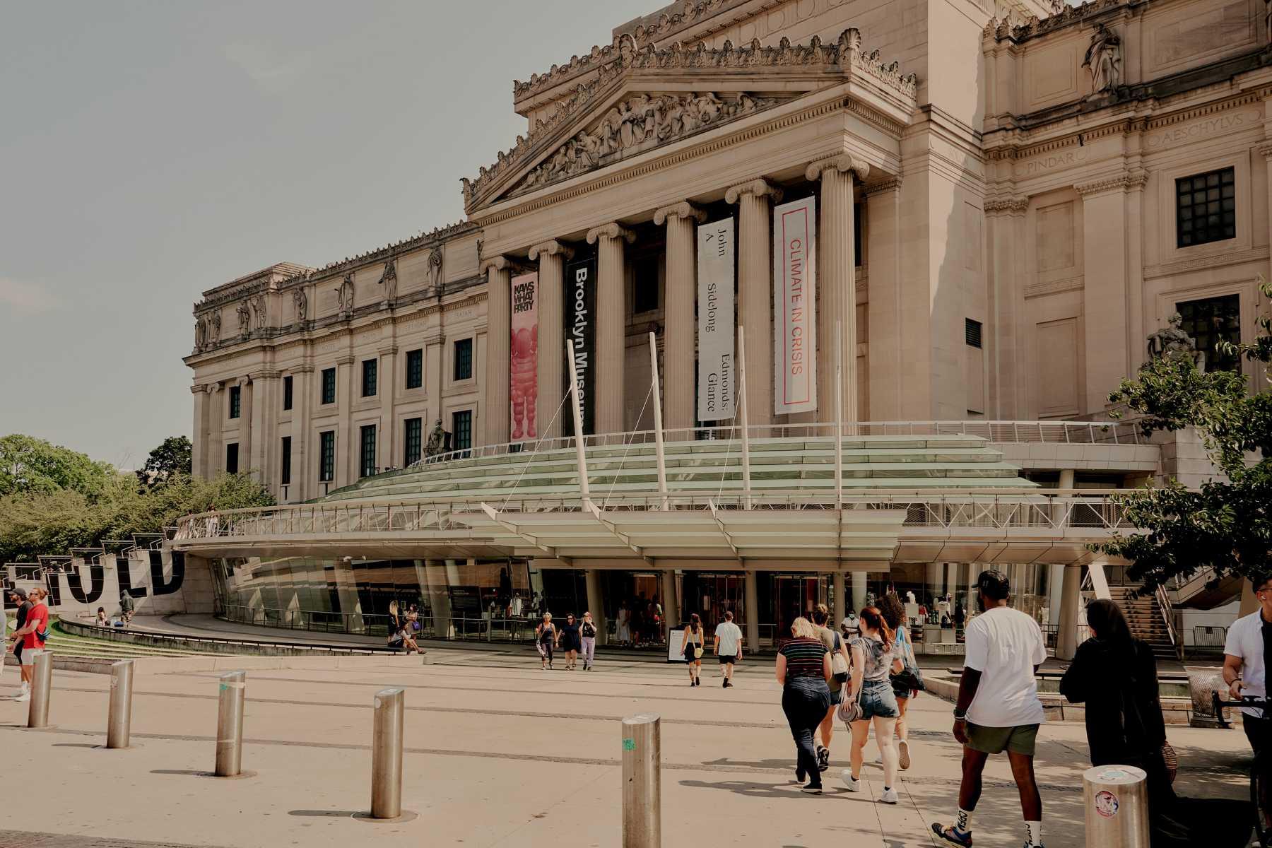 Brooklyn Museum, exterior 